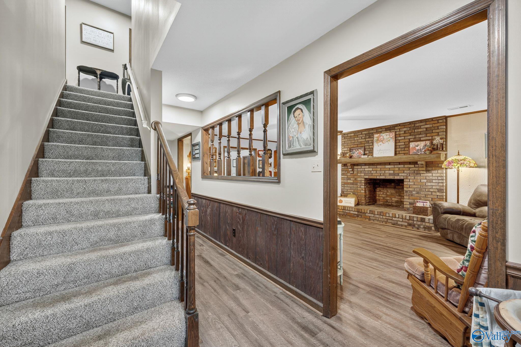 4819 Indian Hills SE