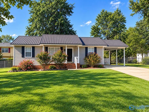 Homes For Sale - 118 Knoxville Street<br/> Rainbow City, AL 35906