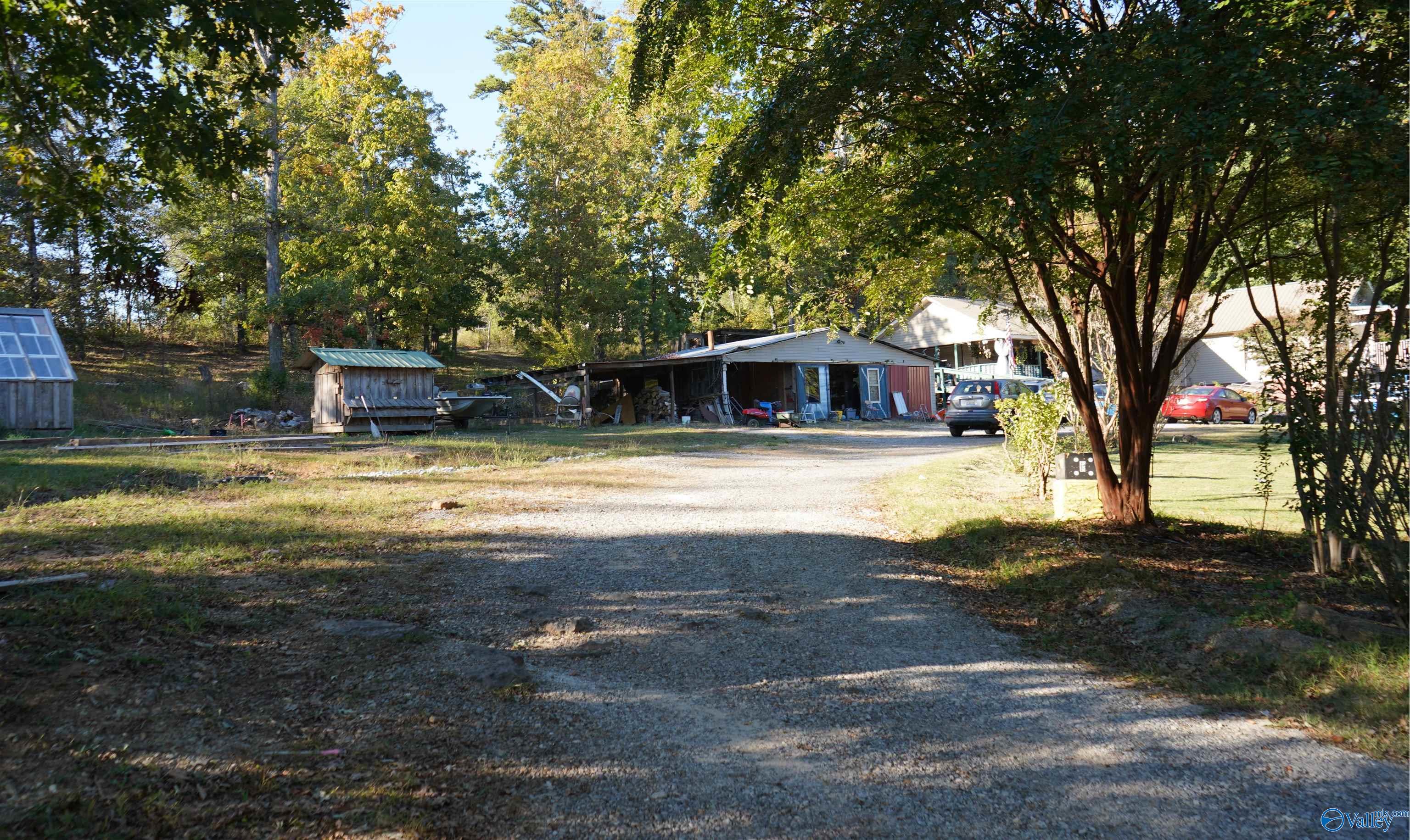 611 Blowing Cave Road, Gurley, Alabama image 9