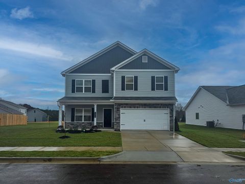 Homes For Sale - 7325 Pine Run Lane<br/> Owens Cross Roads, AL 35763