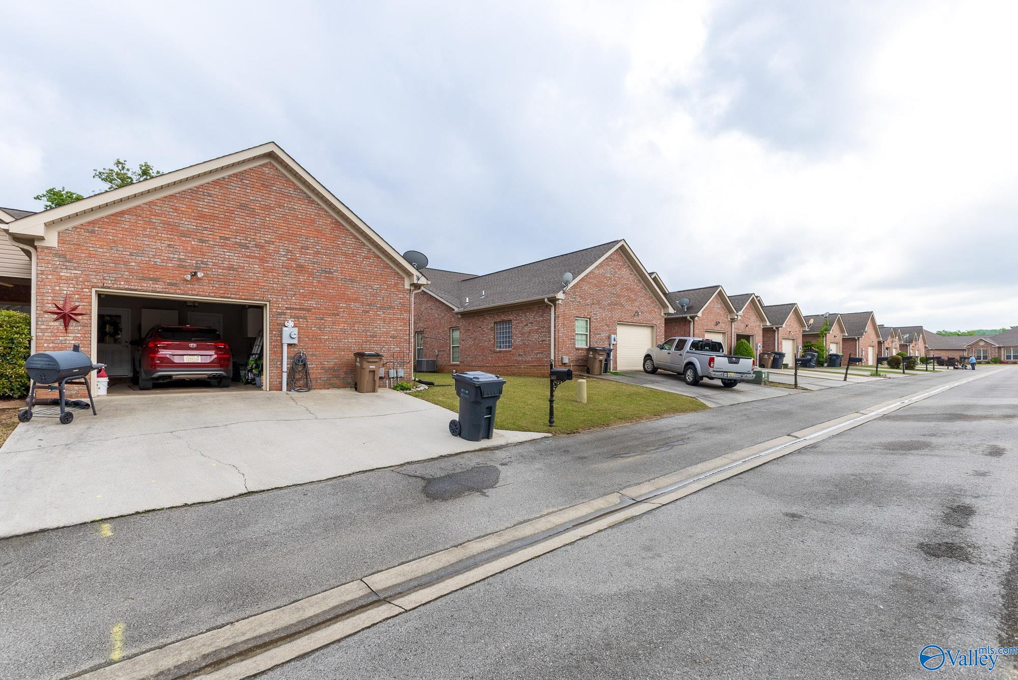 2505 Lindisfarne Drive, Decatur, Alabama image 29