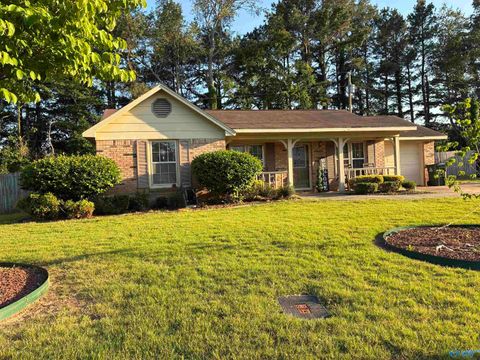 Homes For Sale - 403 Macbeth St<br/> Athens, AL 35611