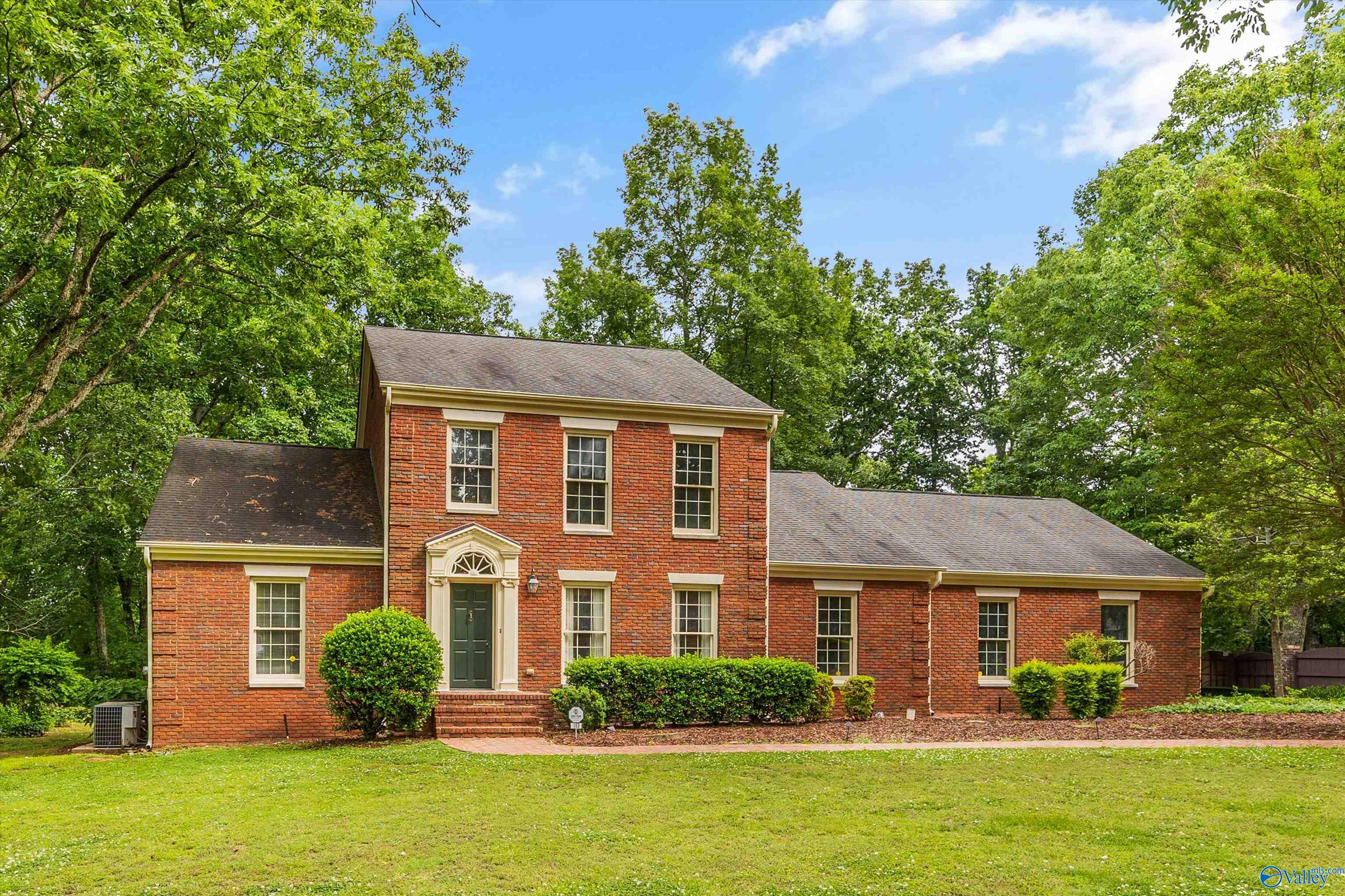183 Stoneway Trail