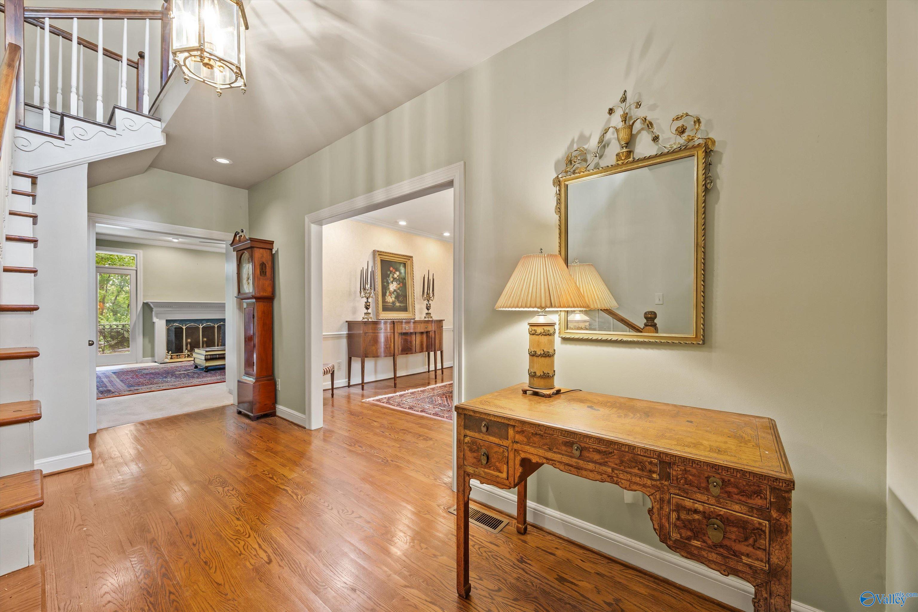 183 Stoneway Trail