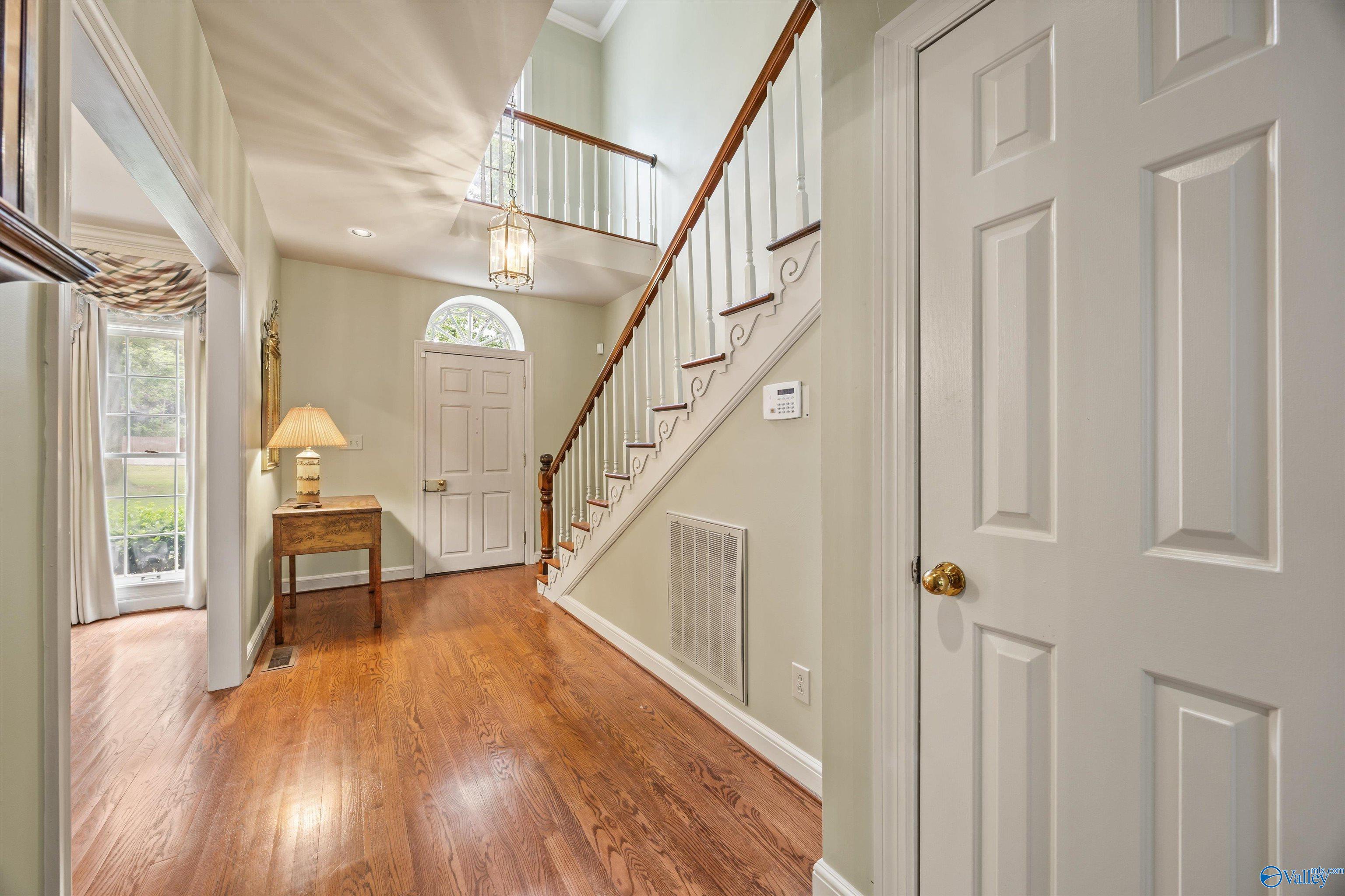 183 Stoneway Trail