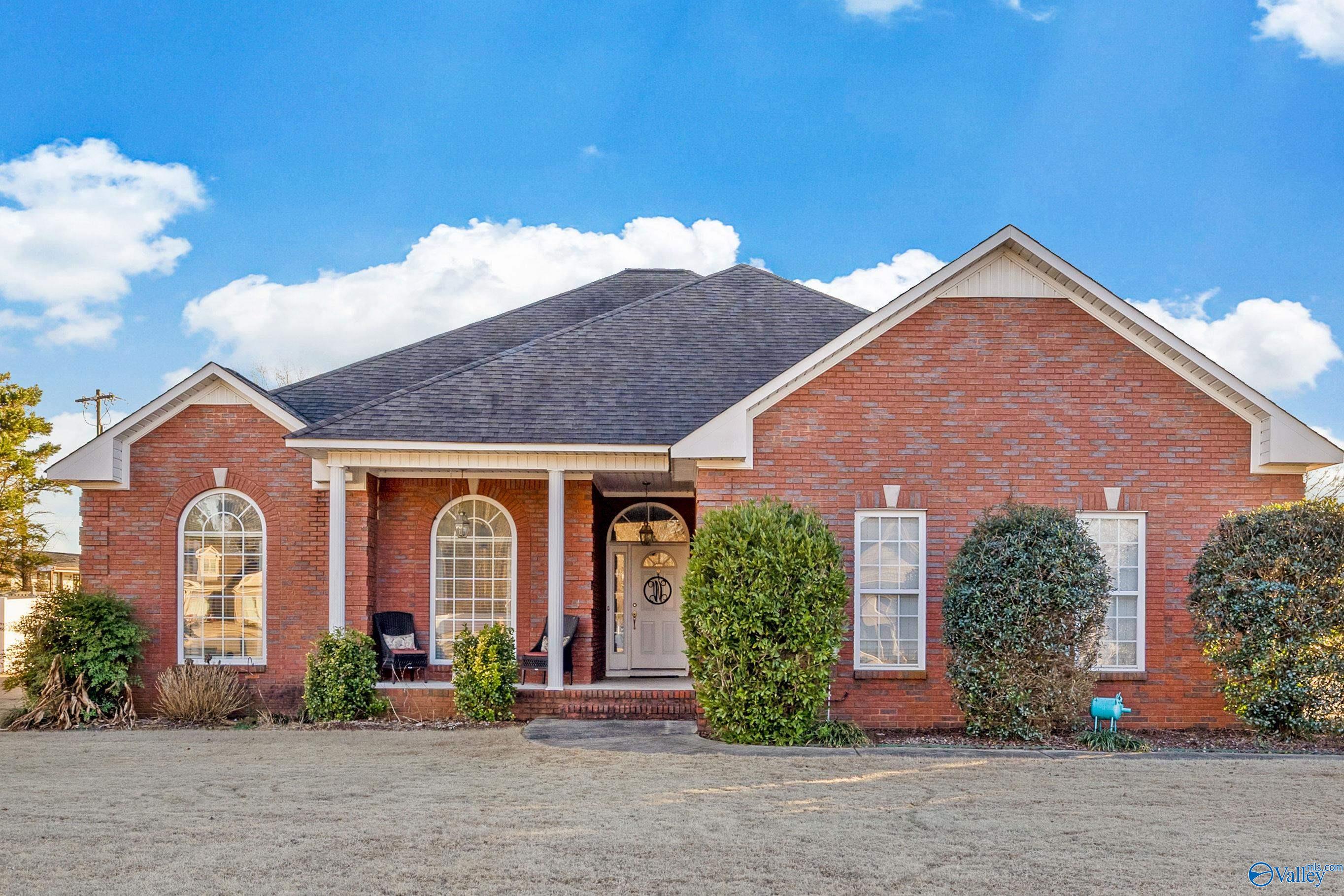 1004 Lilypad Circle SW