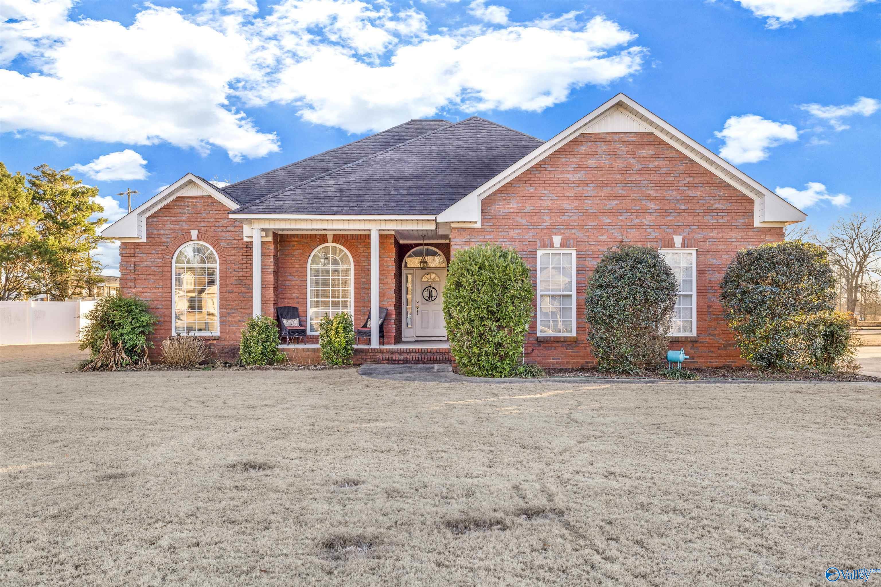 1004 Lilypad Circle SW