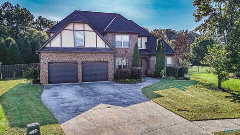 Homes For Sale - 127 Windridge Way<br/> Huntsville, AL 35824