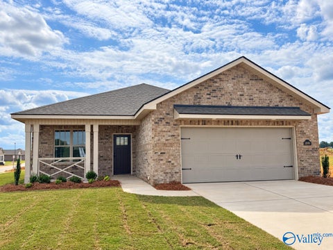 Homes For Sale - 1000 Waterhouse Lane<br/> Priceville, AL 35603