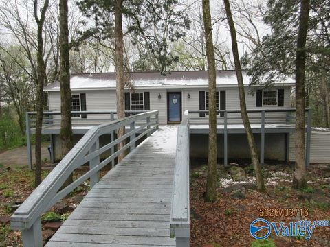 Photo of 601 SE Bain Drive, Huntsville, AL 35803 (MLS # 21912406)