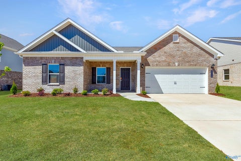 Homes For Sale - THE AVONDALE Cottonwood Drive<br/> Albertville, AL 35759