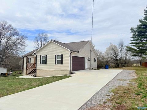 Homes For Sale - 2260 Cullman Road<br/> Arab, AL 35016