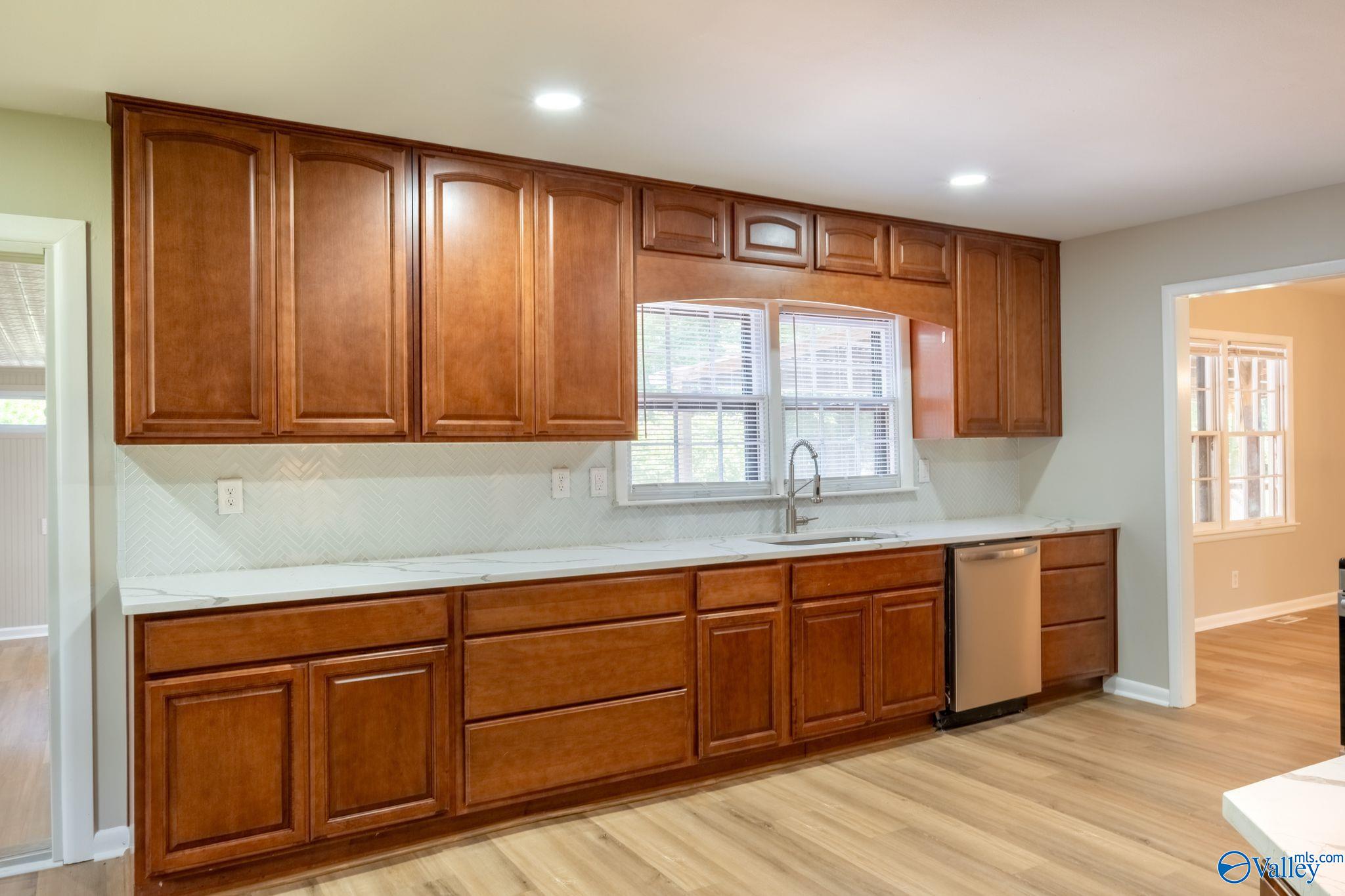 606 Ambrose Drive, Madison, Alabama image 17