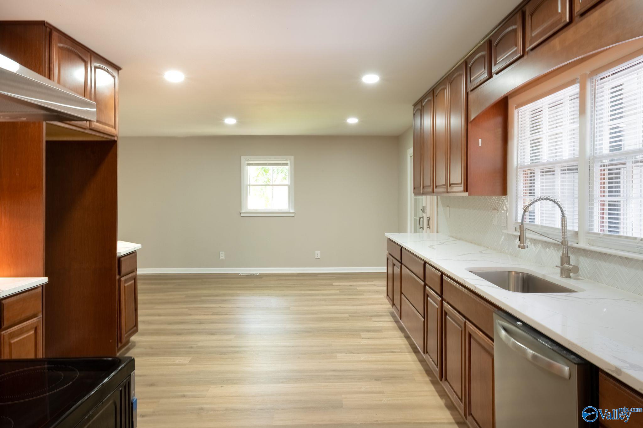 606 Ambrose Drive, Madison, Alabama image 18