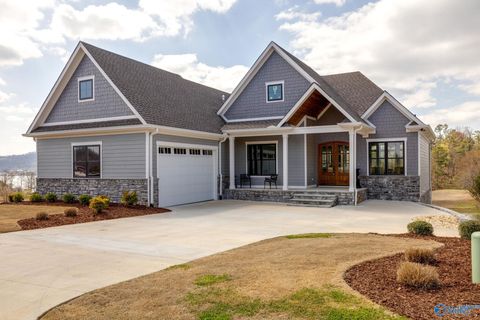 Homes For Sale - 90 Gl Ridge Circle<br/> Guntersville, AL 35976