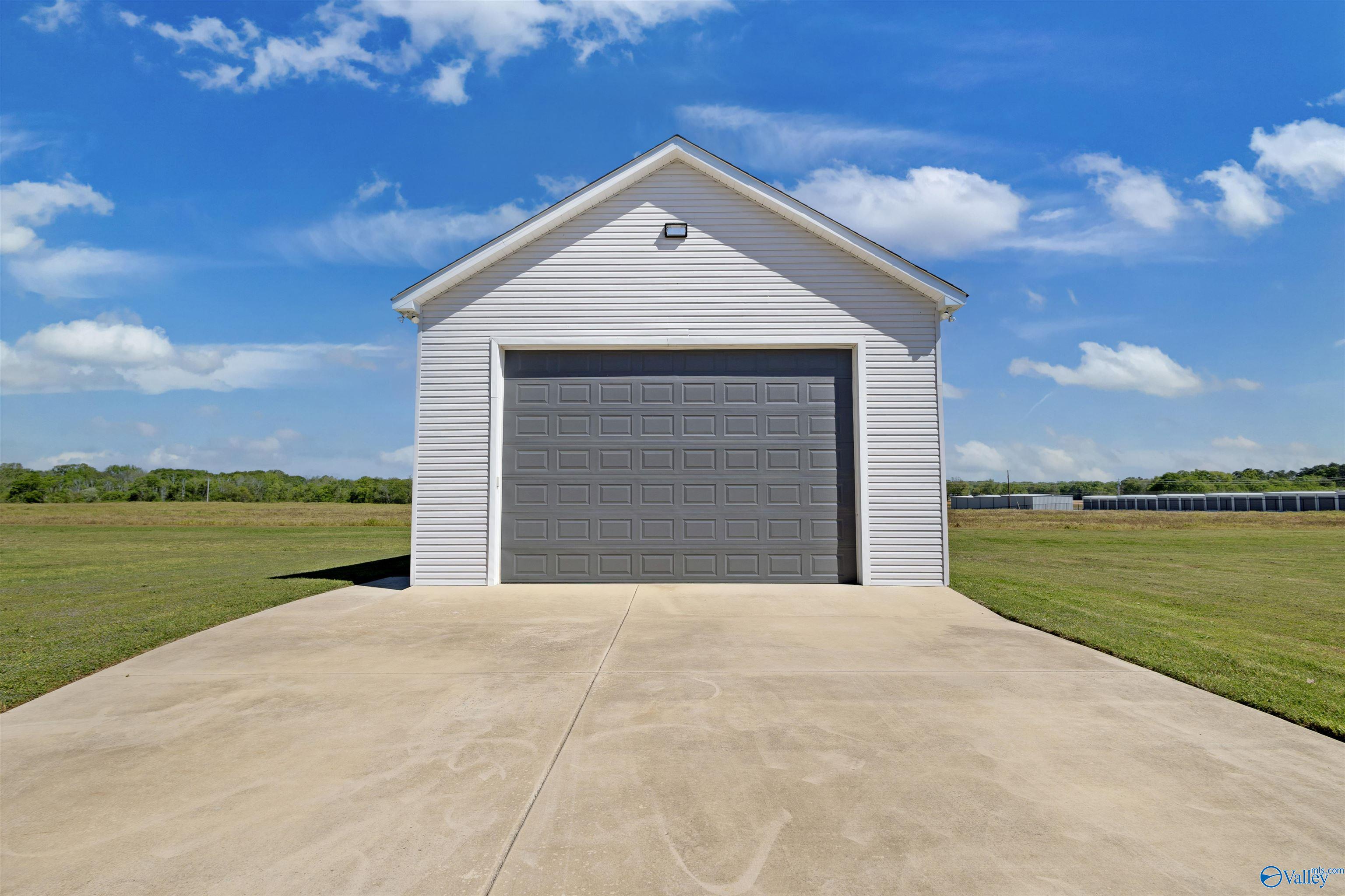 5345 Bay Village Drive, Athens, Alabama image 36