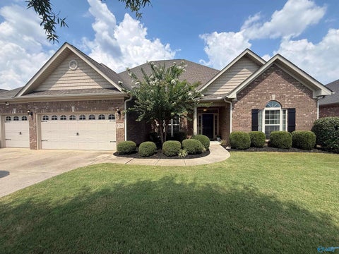 Homes For Sale - 104 Greythorne Drive<br/> Madison, AL 35758