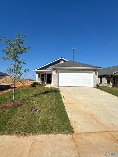Homes For Sale - 28003 Caperton Drive<br/> Harvest, AL 35749