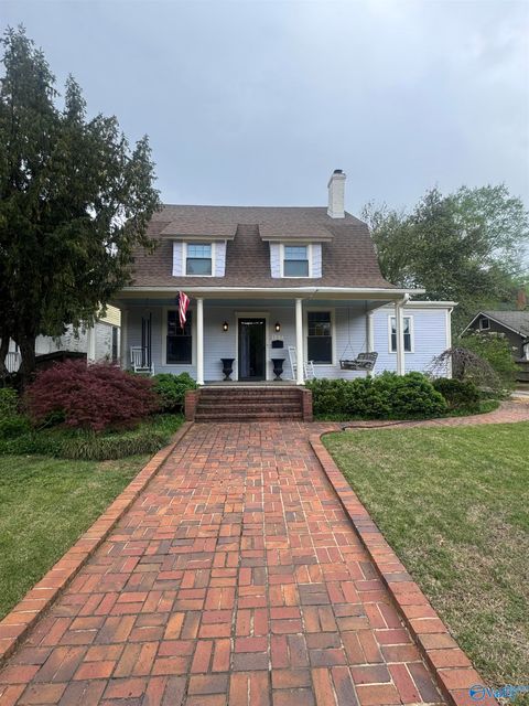 Homes For Sale - 507 8th Avenue<br/> Decatur, AL 35601