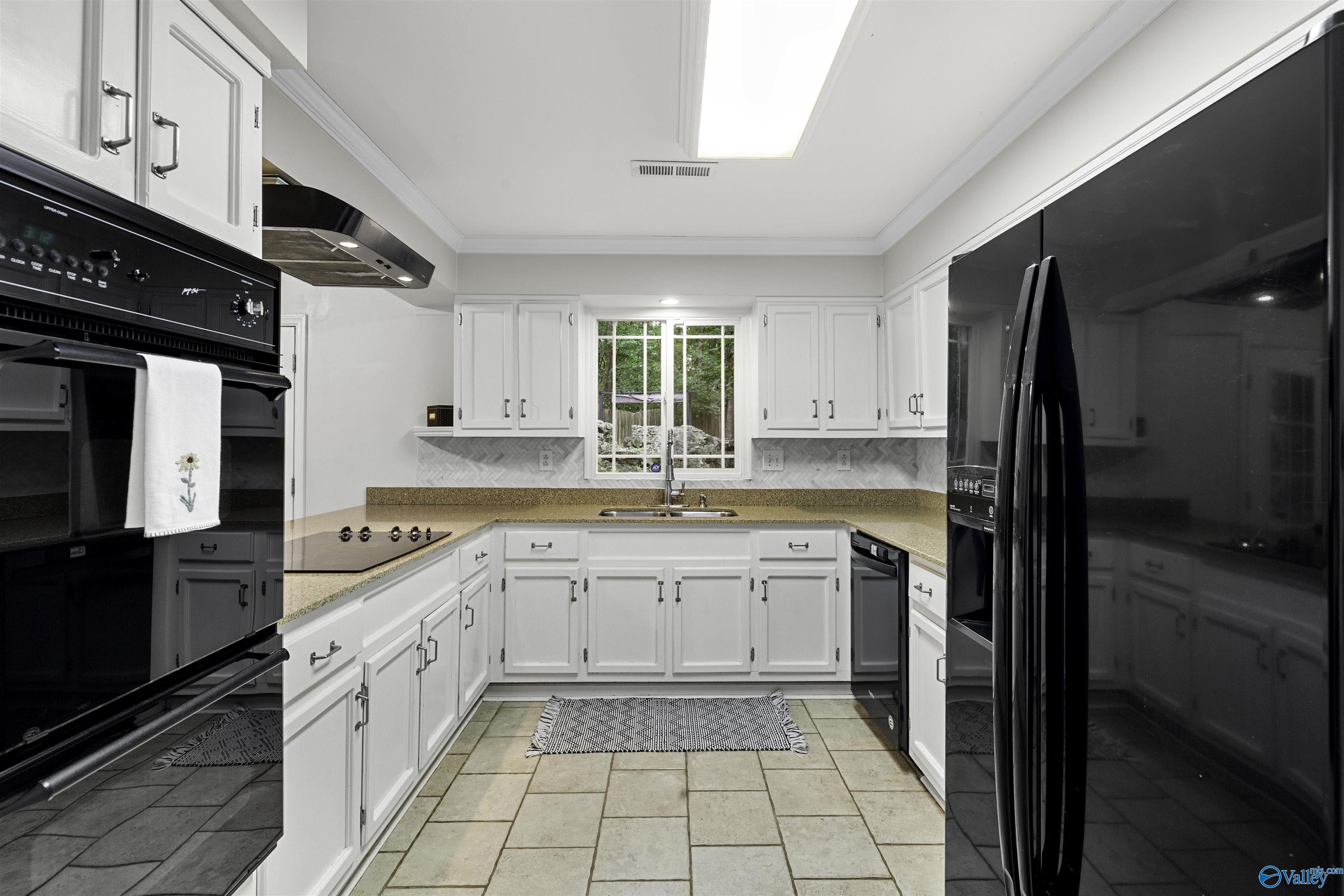 712 Bluewood Drive, Huntsville, Alabama image 13