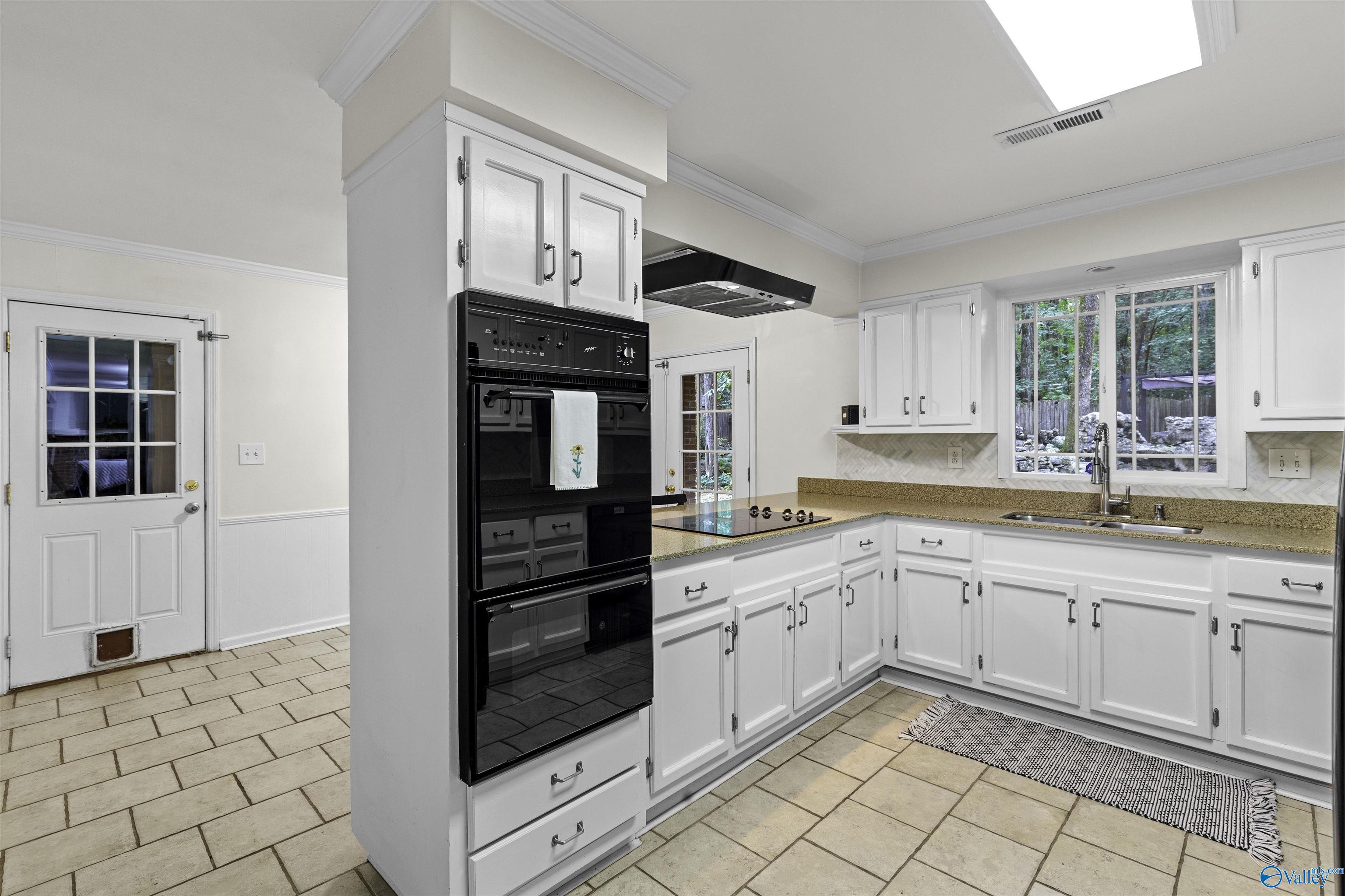 712 Bluewood Drive, Huntsville, Alabama image 14