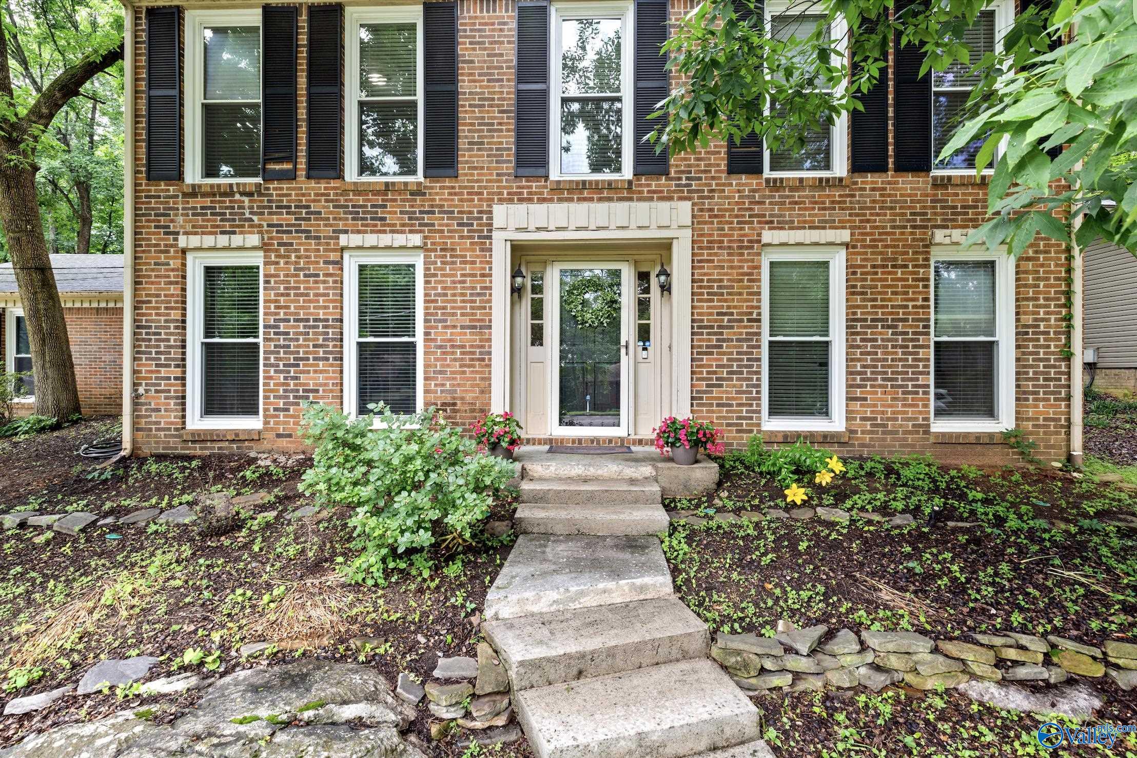 712 Bluewood Drive, Huntsville, Alabama image 2