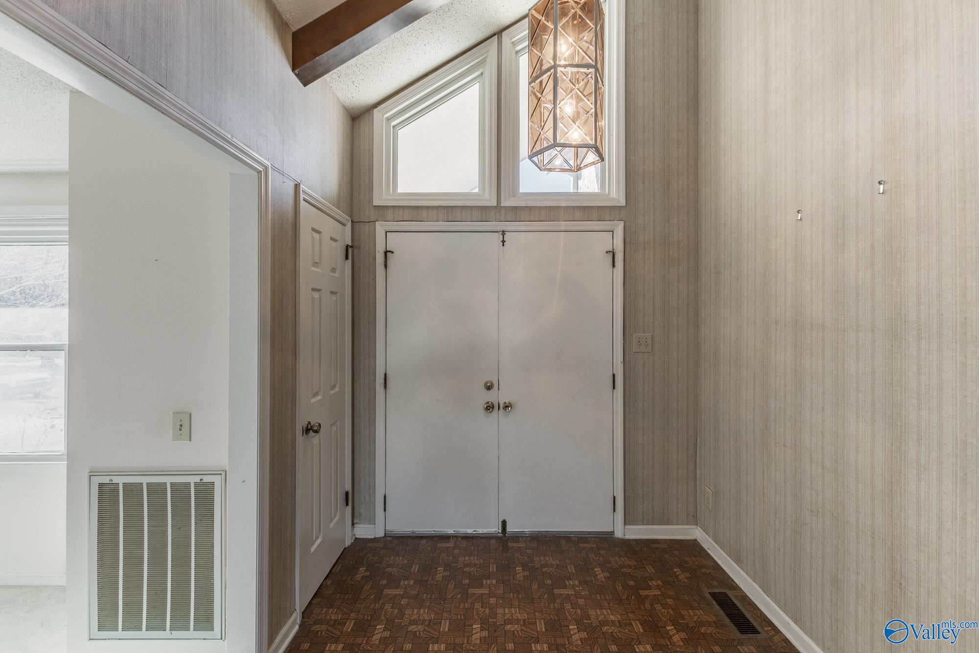 9413 Lynns Terrace SE