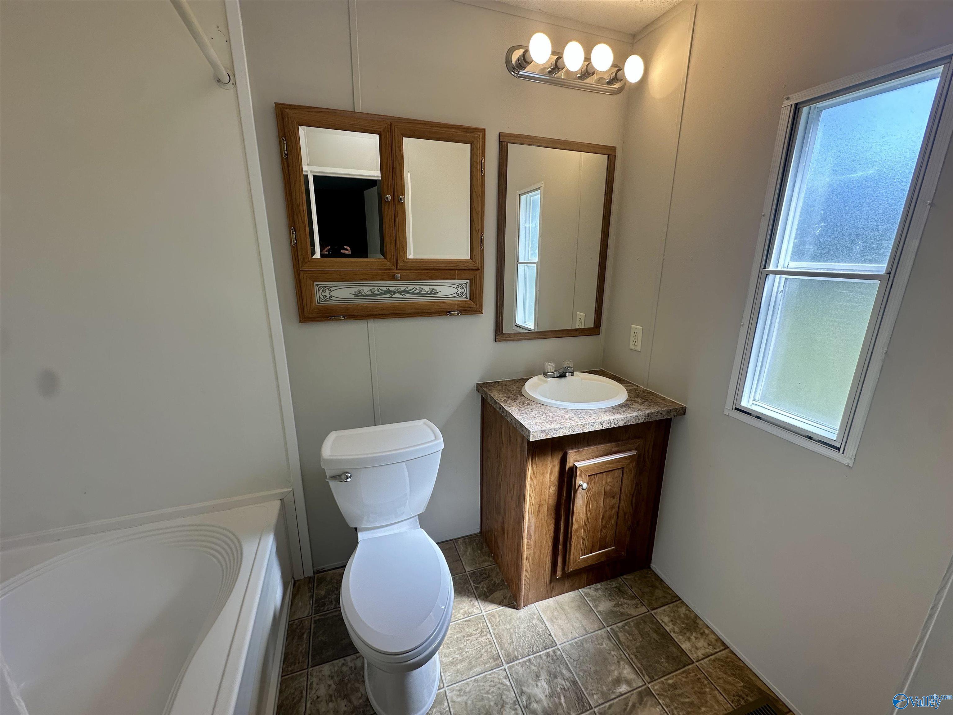 21057 Holt Road, Athens, Alabama image 8