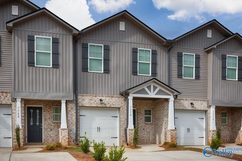 Townhouse For Sale - 7578 Discovery Point Drive<br/> Huntsville, AL 35806