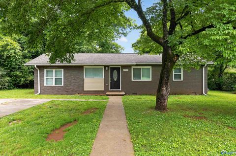 Photo of 2412 Shady Lane Drive NW, Huntsville, AL 35810 (MLS # 21919334)