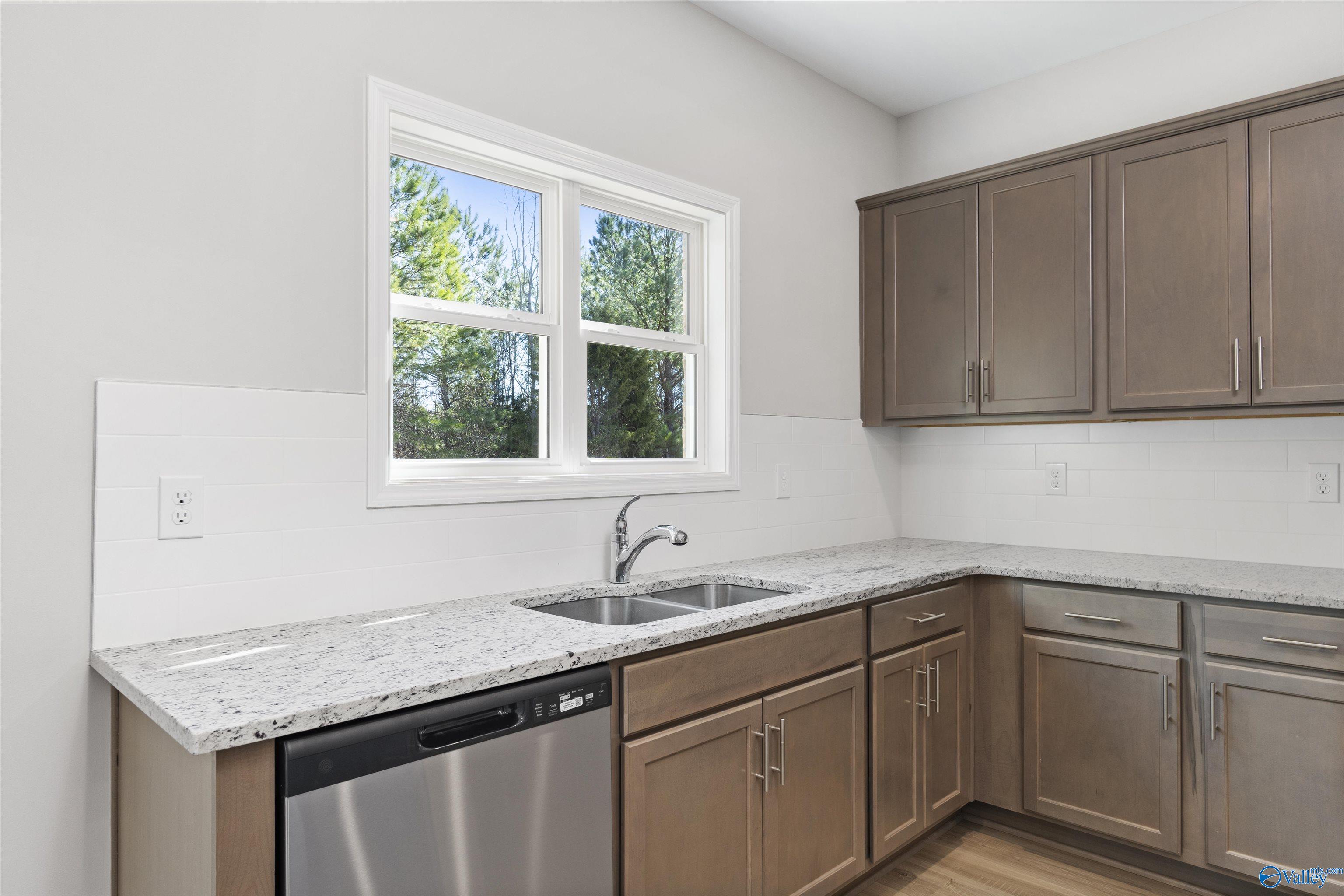 121 Holly Grove Lane, Harvest, Alabama image 13
