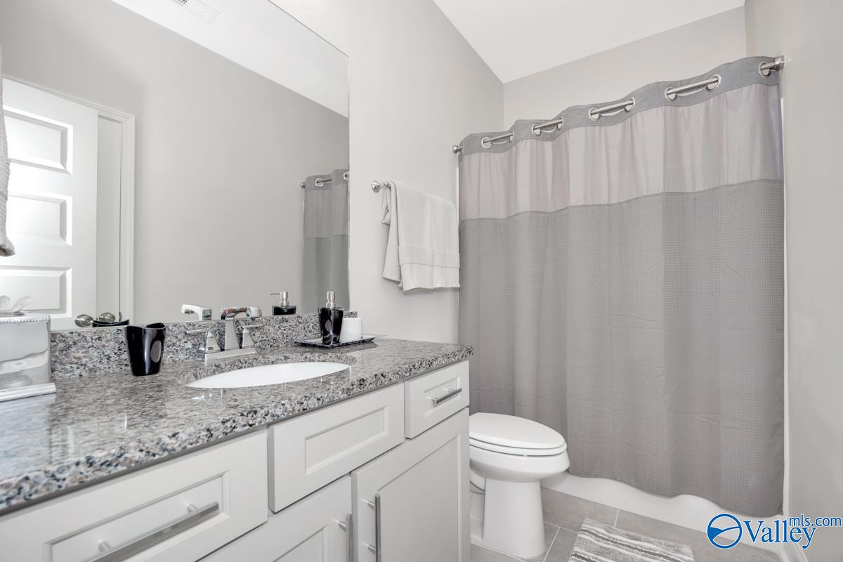 7514 Flint Crossing Circle, Owens Cross Roads, Alabama image 10