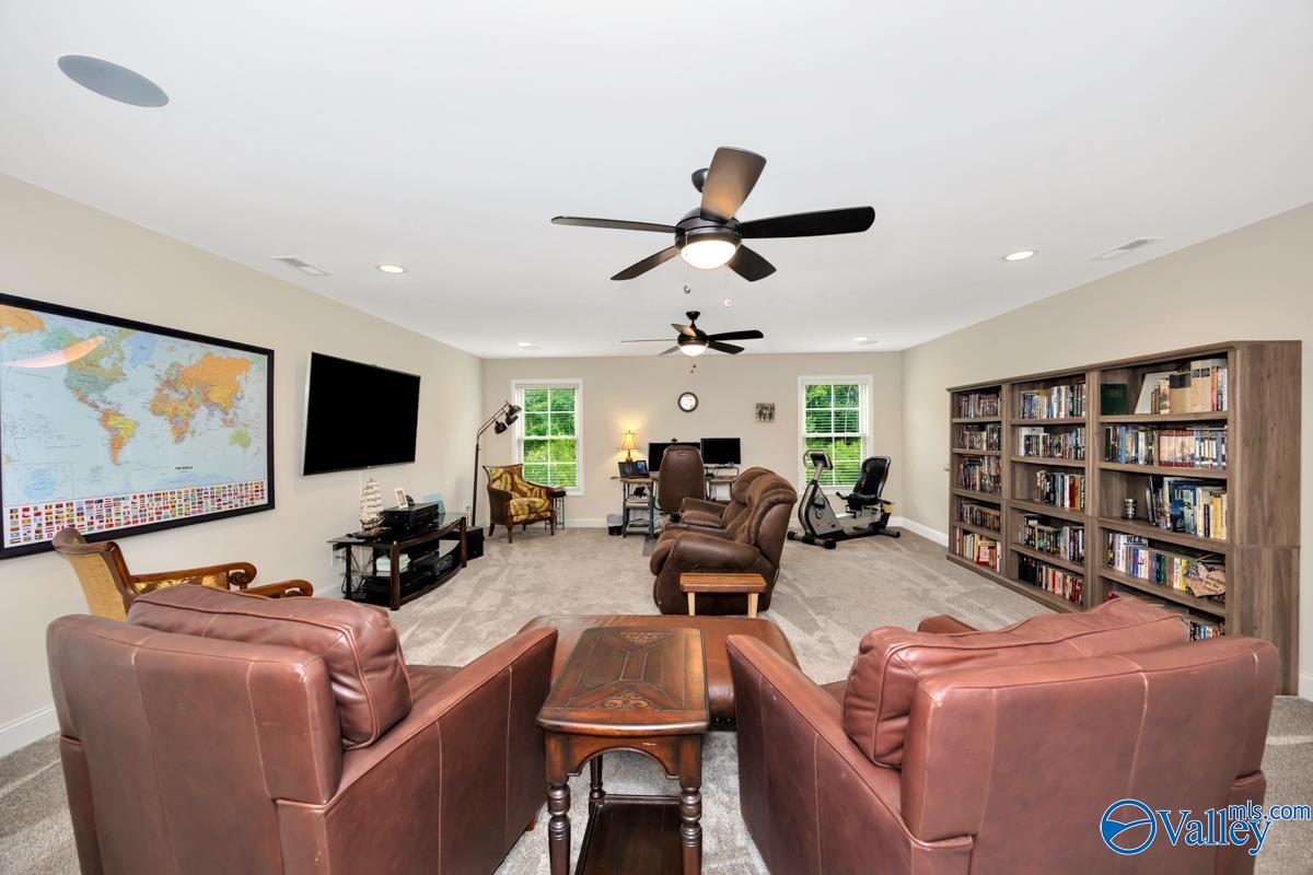 7514 Flint Crossing Circle, Owens Cross Roads, Alabama image 12