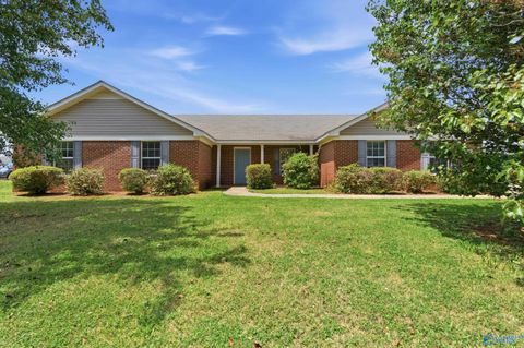 Homes For Sale - 114 Beaconsfield Drive<br/> Madison County, Meridianville, AL 35759