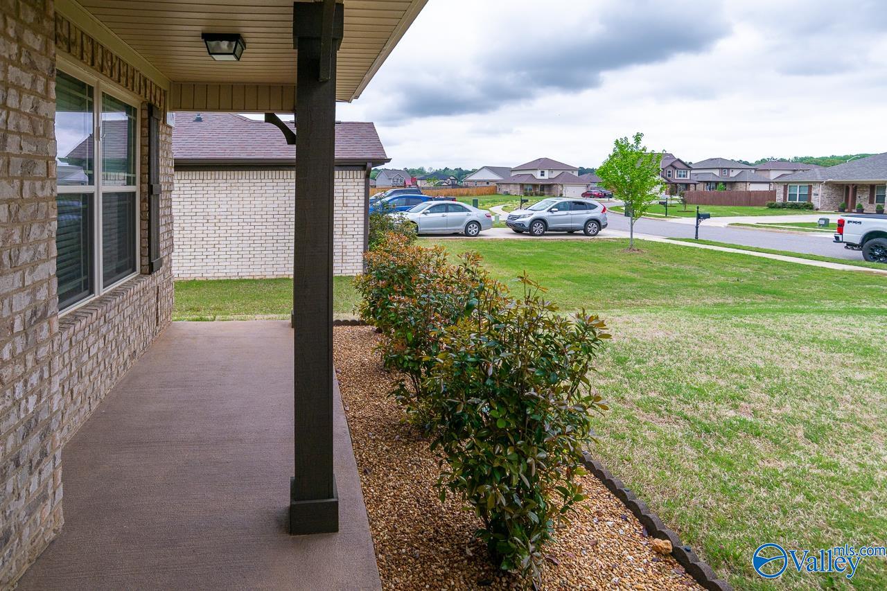 135 Heritage Way Drive, Toney, Alabama image 3