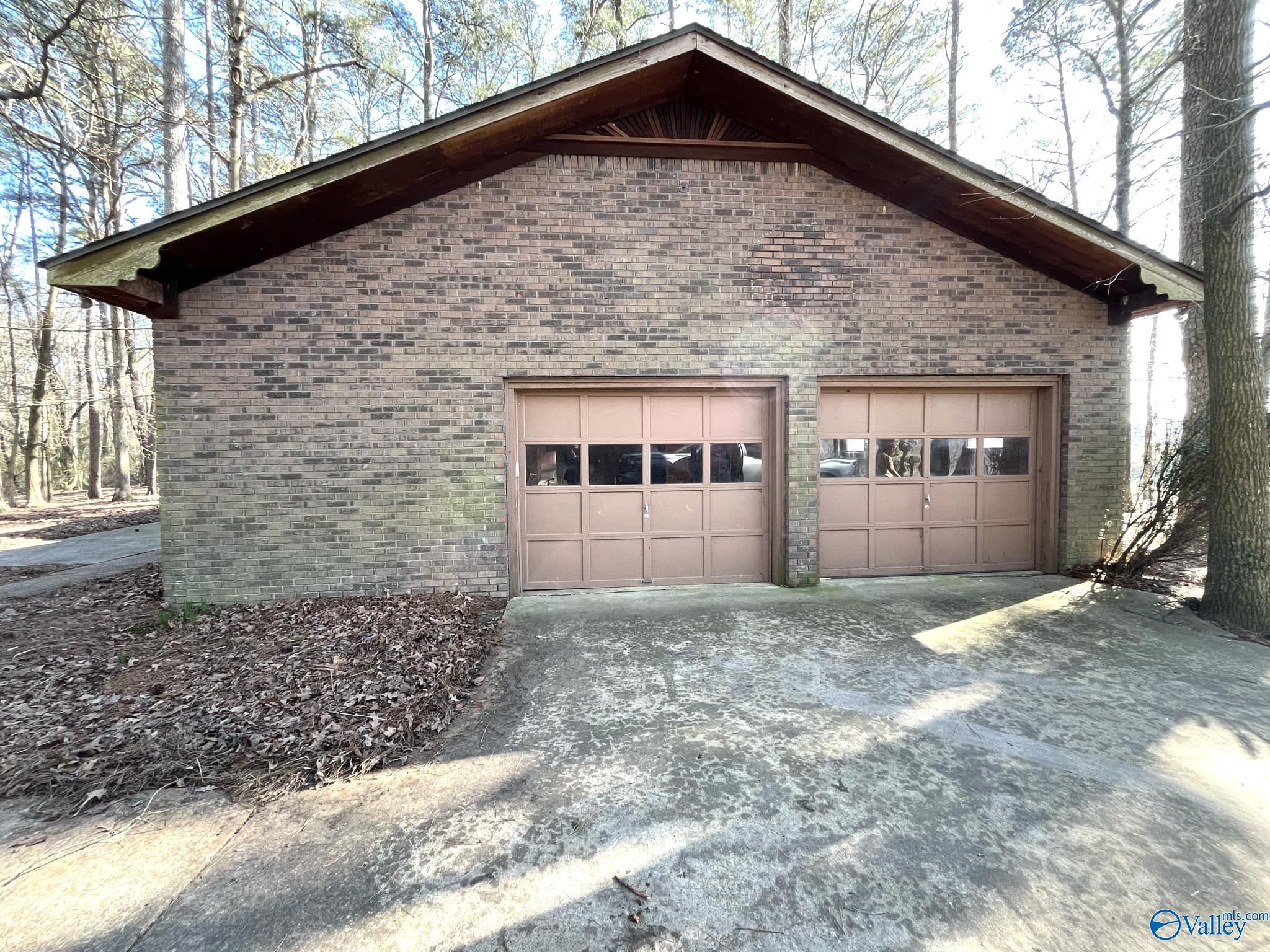 411 Hallmark Road, Boaz, Alabama image 2