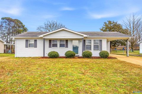 Photo of 206 Bullington Road, Athens, AL 35611 (MLS # 21909233)