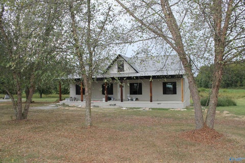 Homes For Sale - 111 County Road 678<br/> Fort Payne, AL 35968