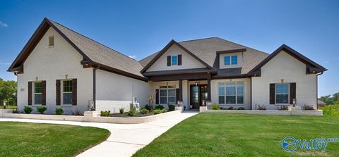 Photo of 119 Lanwood Drive, Huntsville, AL 35811 (MLS # 21919171)