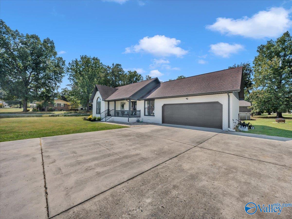 Scottsboro, Alabama 35769, United States, 3 Bedrooms Bedrooms, ,2 BathroomsBathrooms,Residential,Active,211521