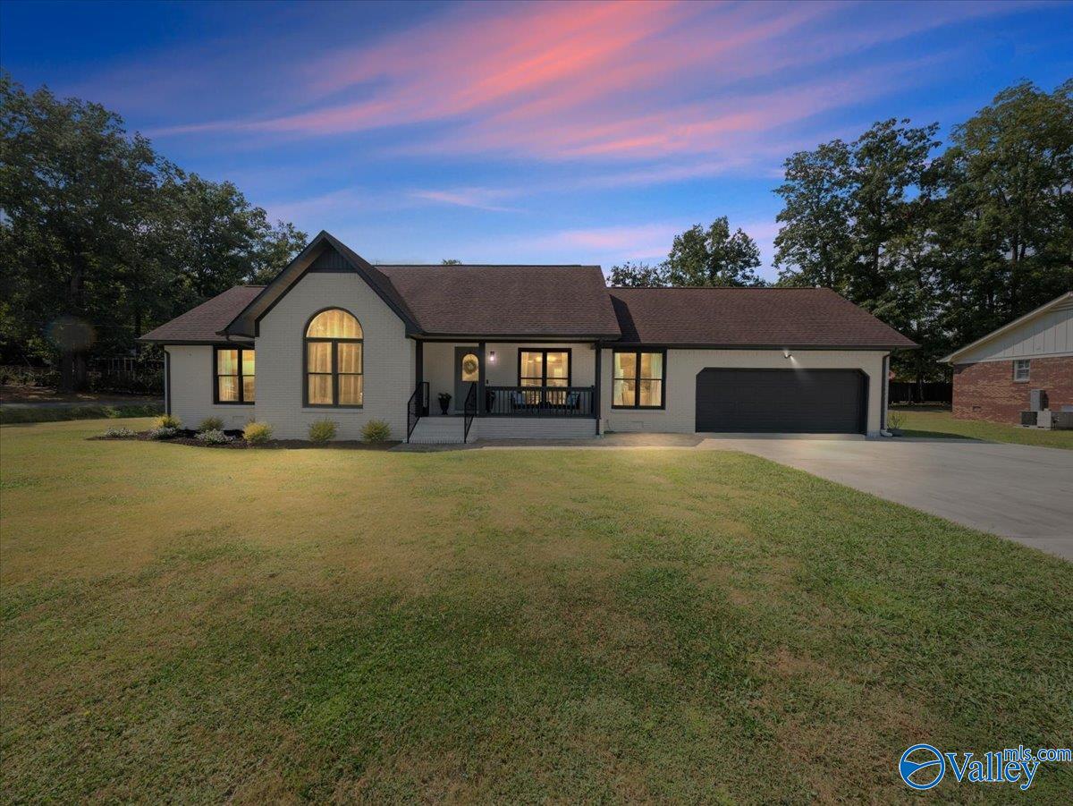 Scottsboro, Alabama 35769, United States, 3 Bedrooms Bedrooms, ,2 BathroomsBathrooms,Residential,Active,211521