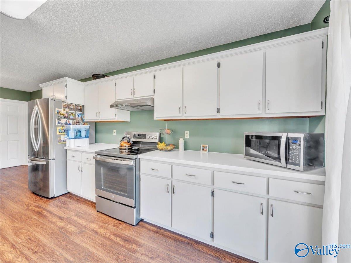 Scottsboro, Alabama 35769, United States, 3 Bedrooms Bedrooms, ,2 BathroomsBathrooms,Residential,Active,211521