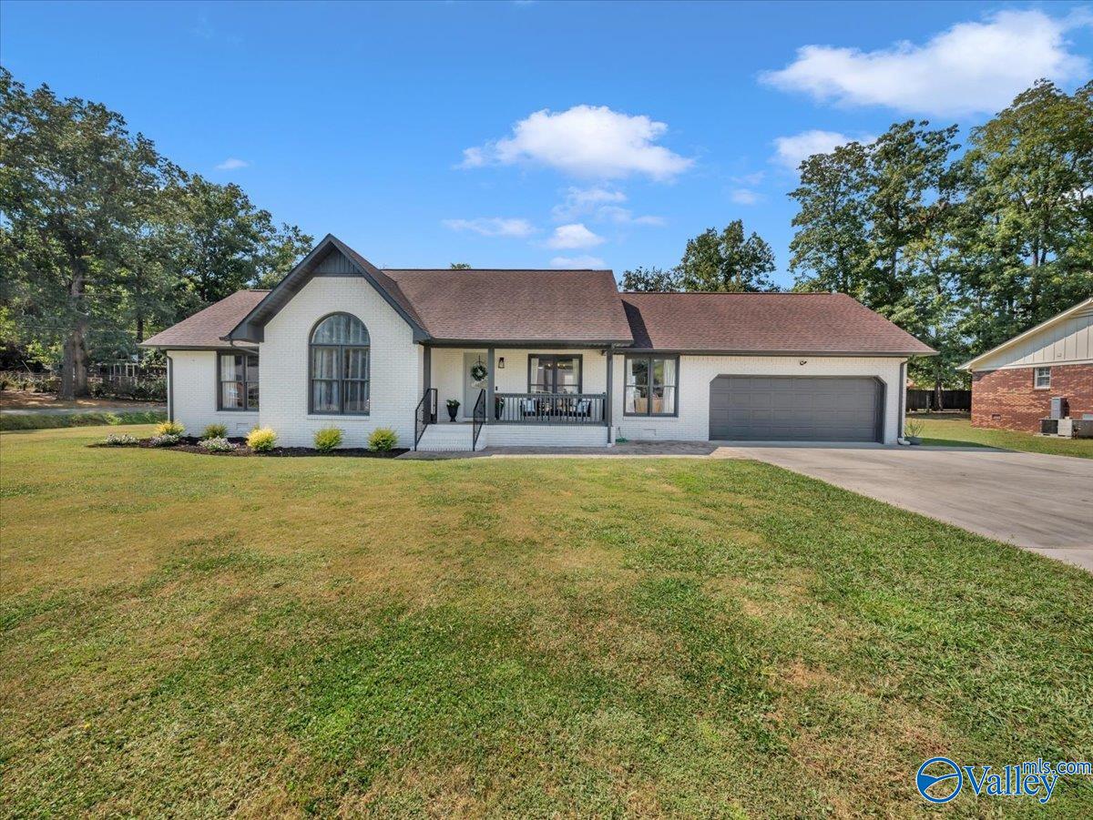 Scottsboro, Alabama 35769, United States, 3 Bedrooms Bedrooms, ,2 BathroomsBathrooms,Residential,Active,211521