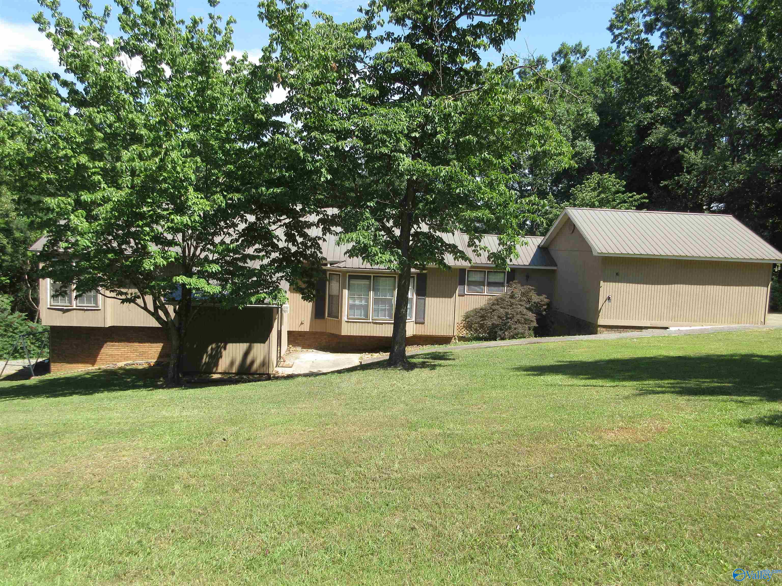 109 Colonial Drive, Scottsboro, Alabama image 9