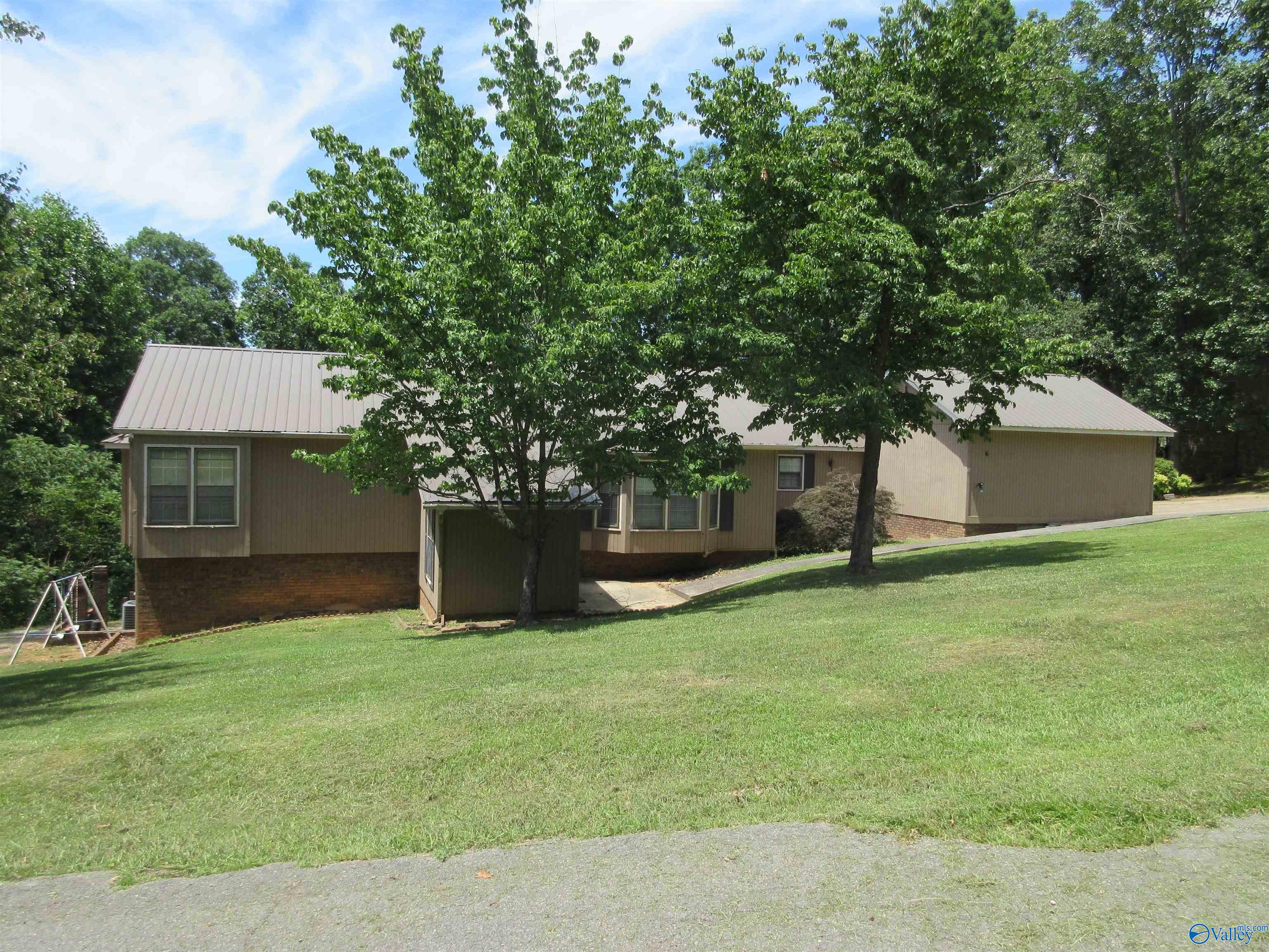 109 Colonial Drive, Scottsboro, Alabama image 5