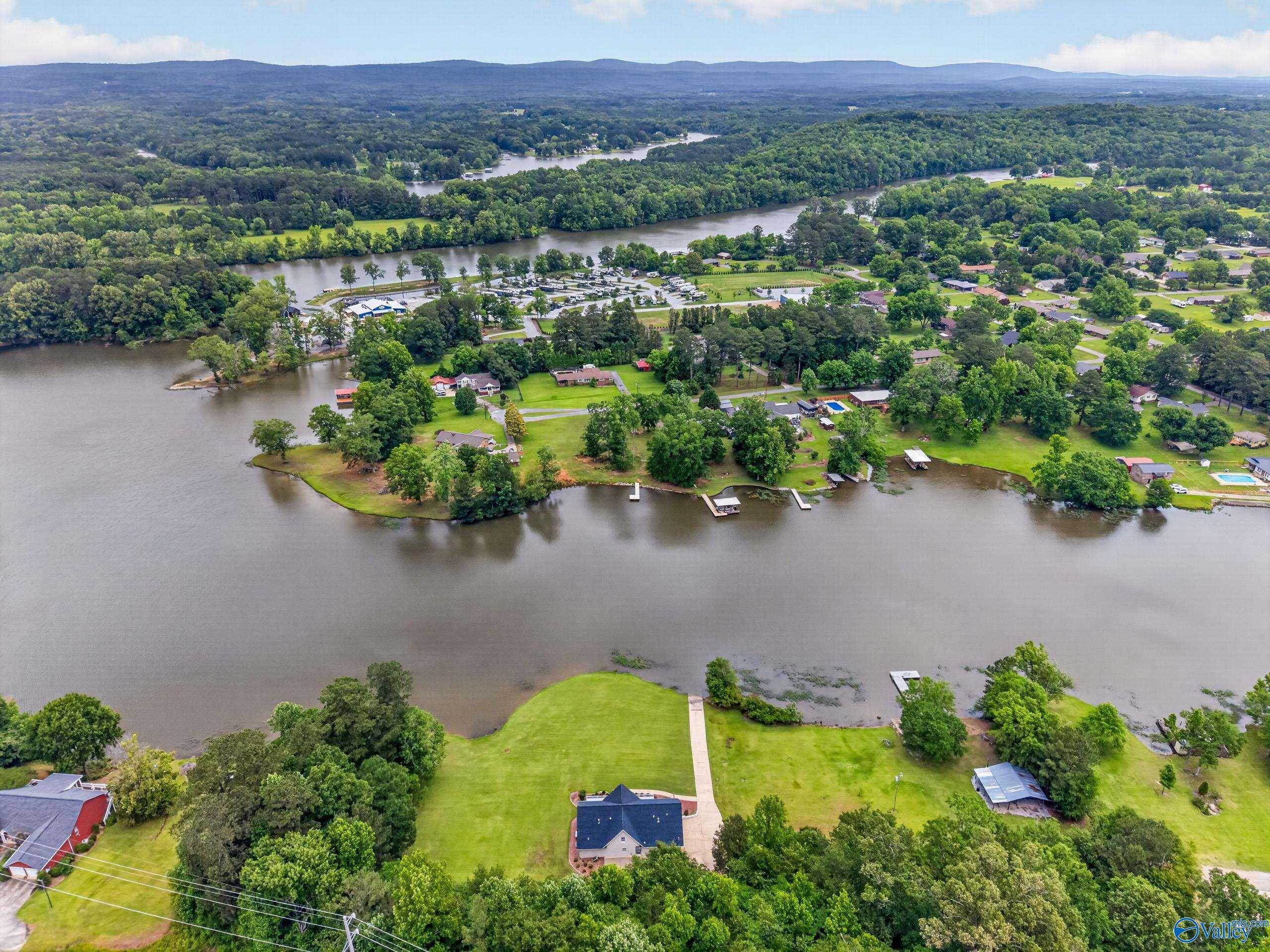 922 Riverview Drive
