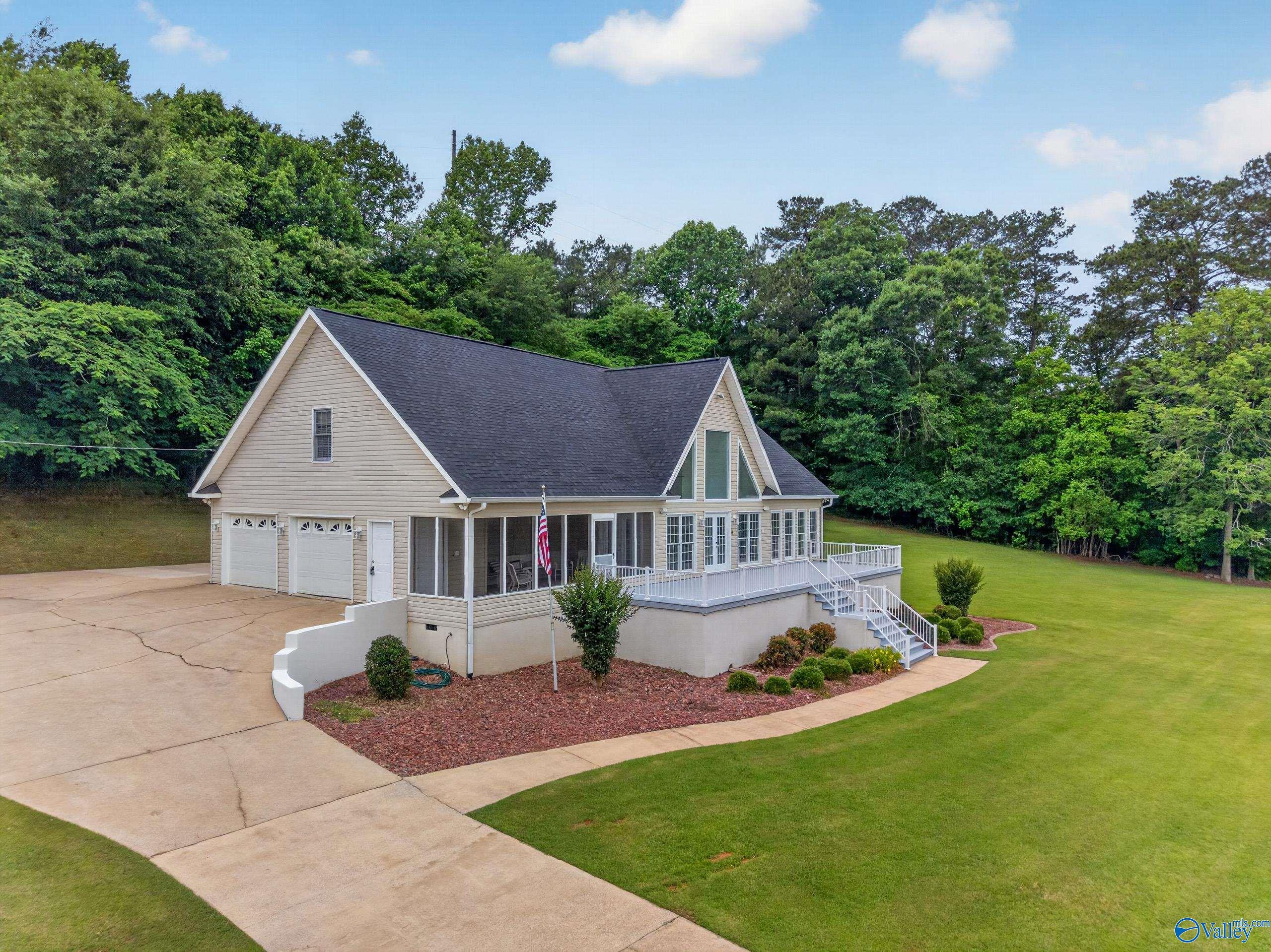 922 Riverview Drive
