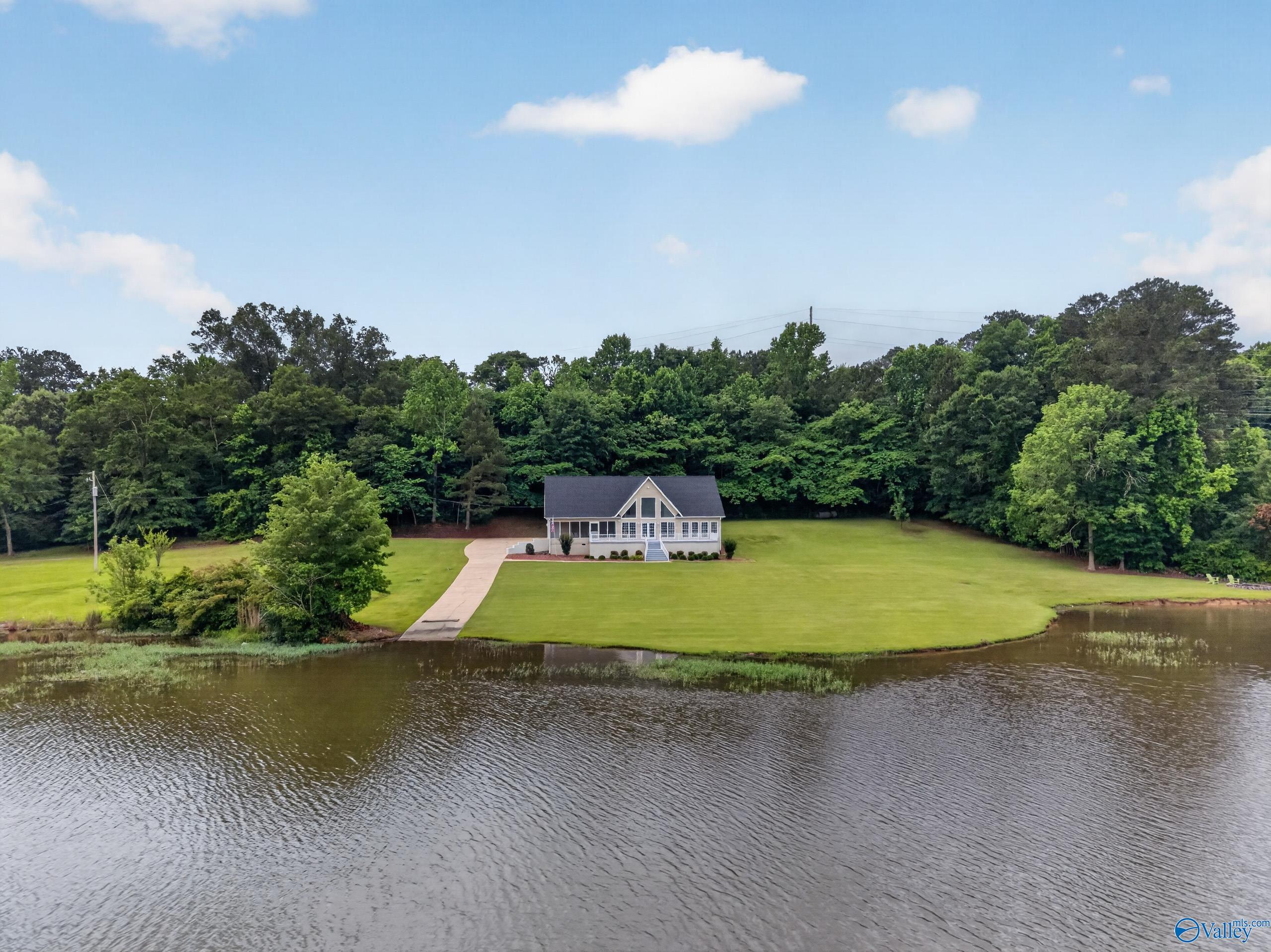 922 Riverview Drive