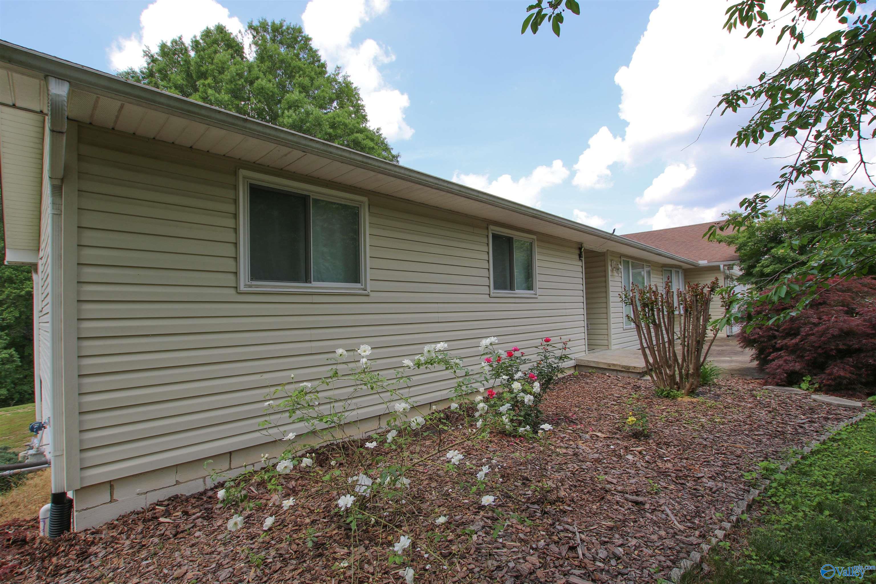 829 10th Street, Arab, Alabama image 2