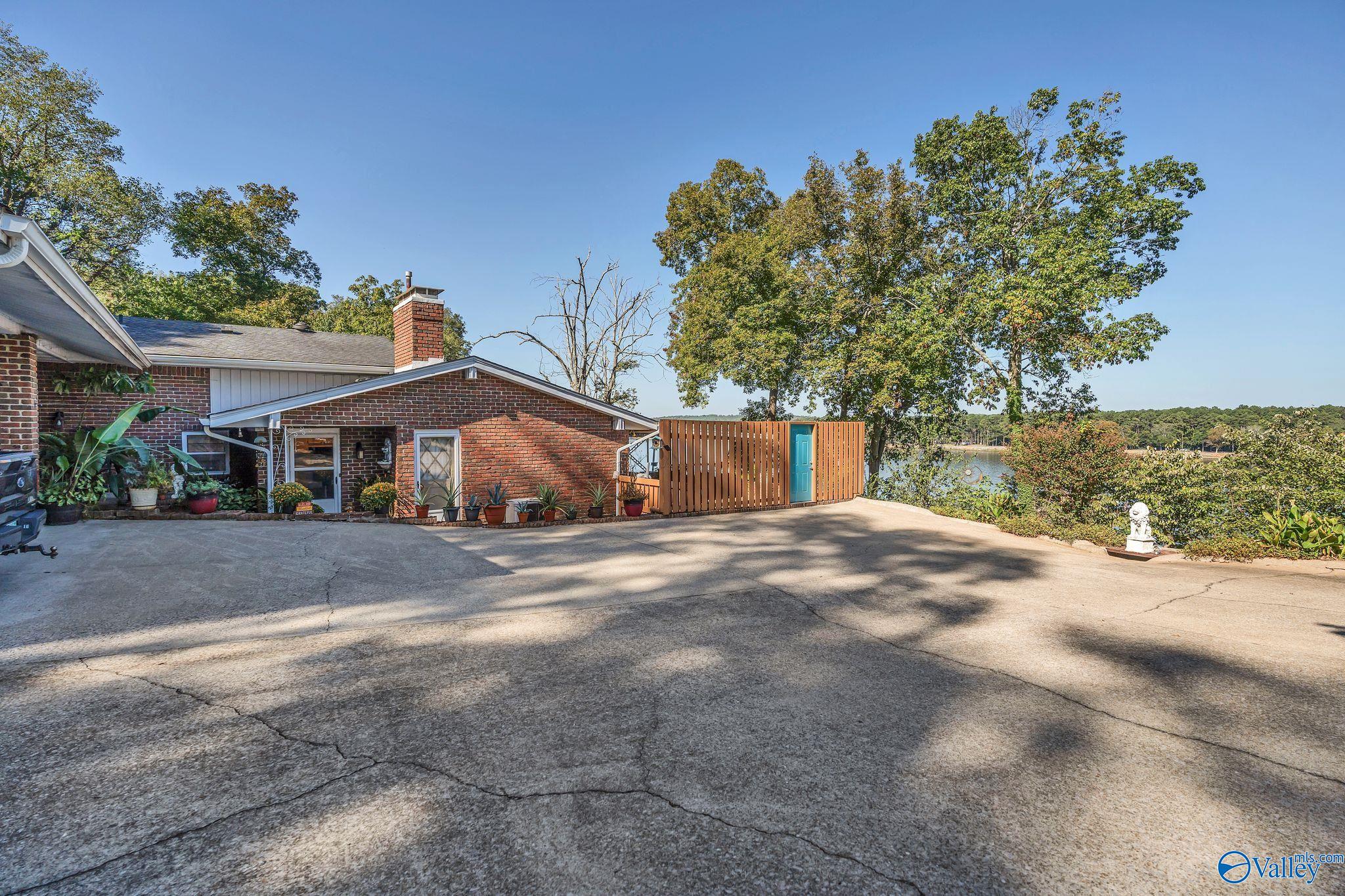 411 Darby Avenue, Sheffield, Alabama image 2